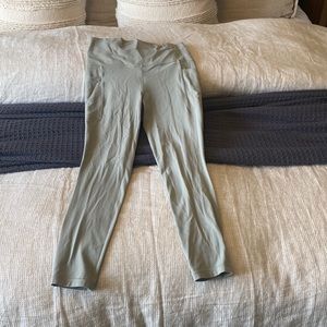 Athleta Salutation 7/8 Leggings with pockets